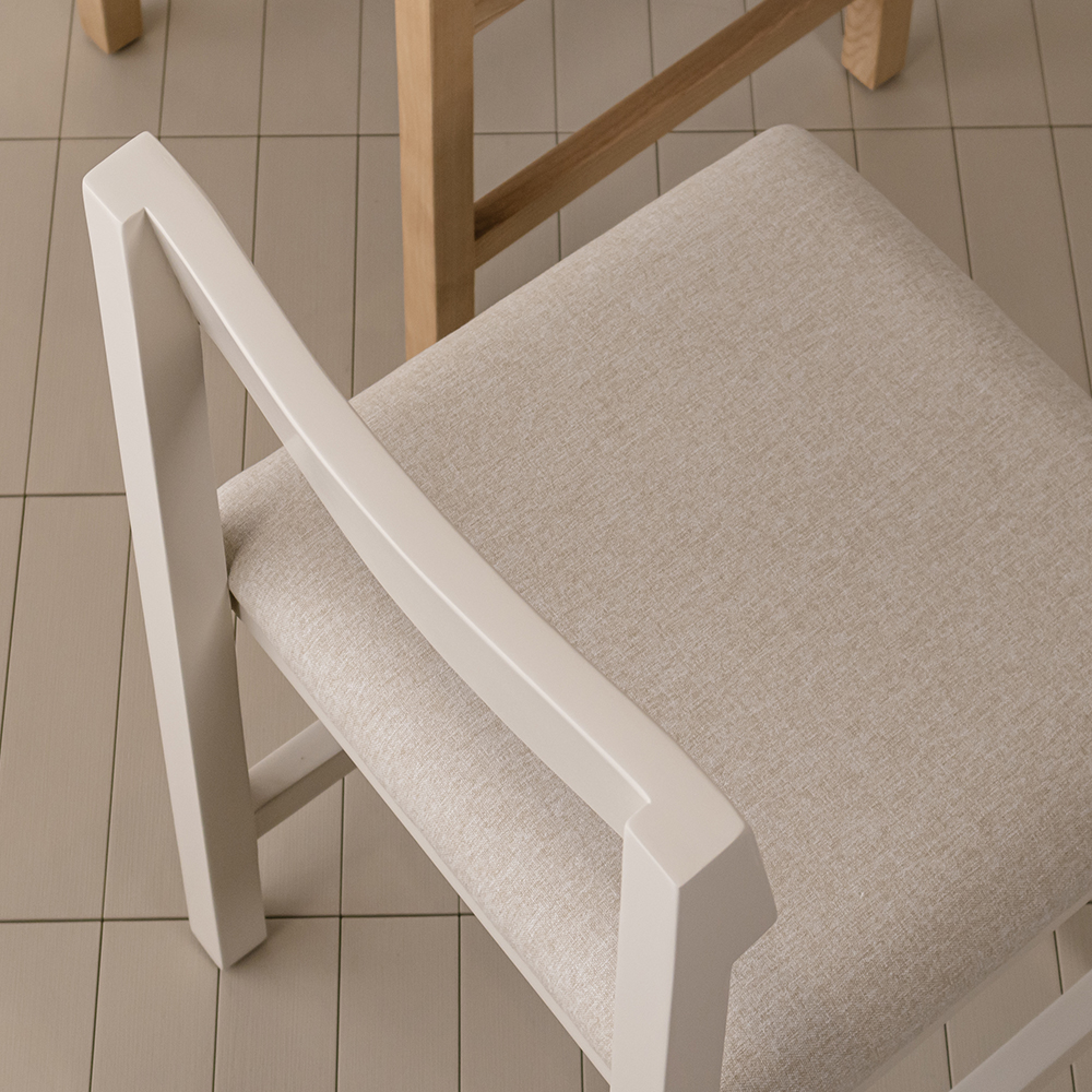 테이블의자 나무 원목 식탁 의자 패브릭 다이닝 코르체어