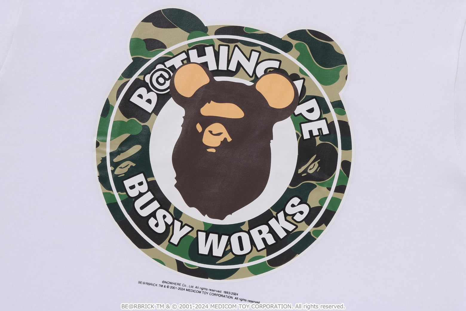 베이프 X MEDICOM TOY 반팔티 ABC CAMO BEAR BUSY WORKS 1K73-110-906 - 상세 이미지 3