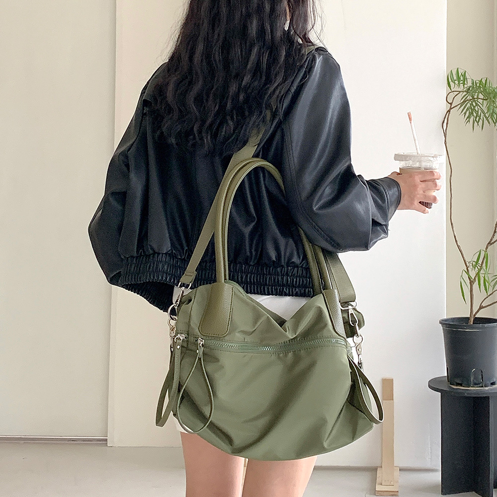가벼운 나일론 빅사이즈 크로스 숄더백 여대생 대학생 가방 엄마 외출 경량 큰 숄더백 가방 이미지 8