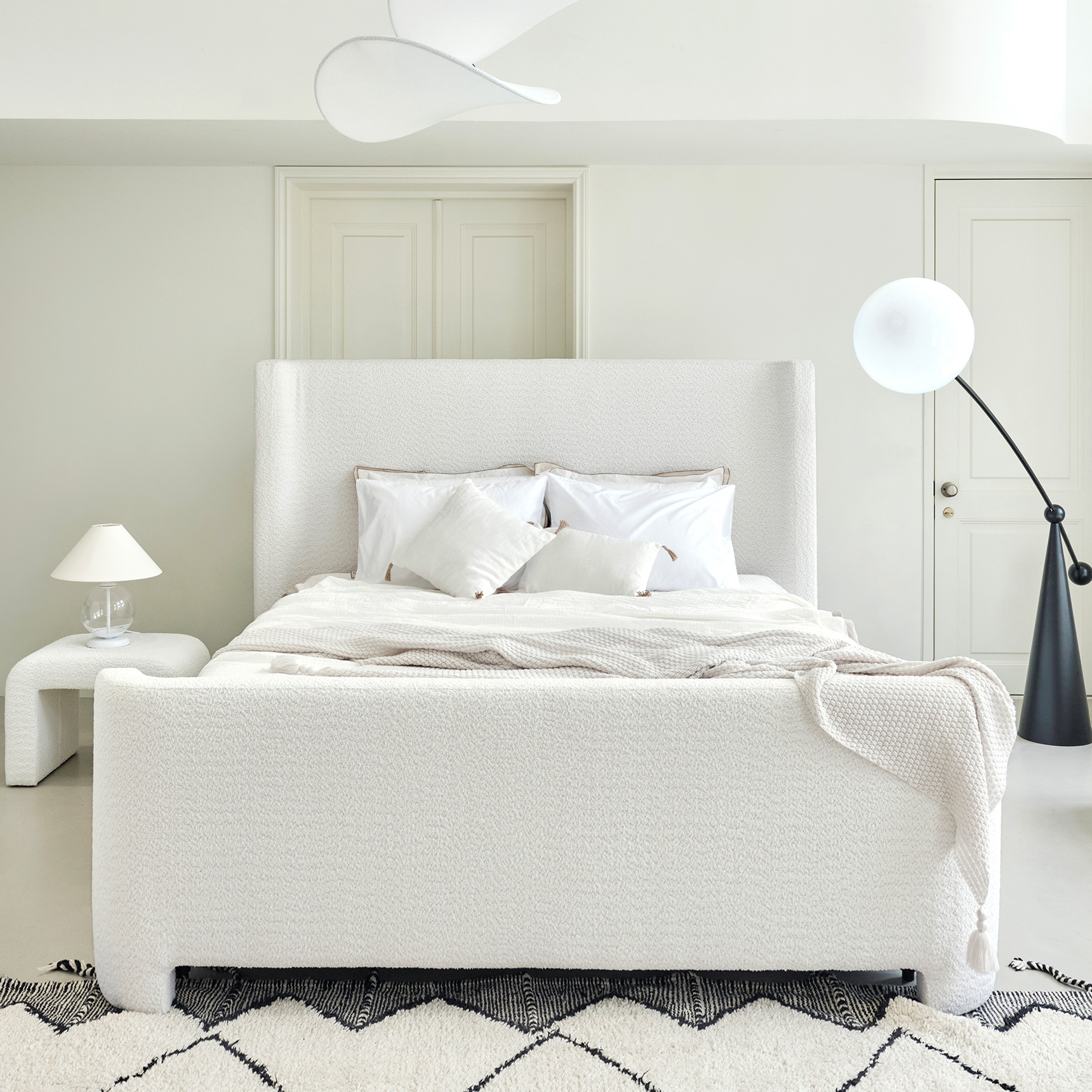 슬립퍼 커브 패브릭 호텔 신혼부부 침대 프레임 LK 라지킹 침대