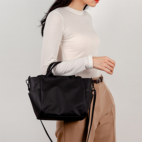 여성 미니 크로스백 여행 방수 출근가방 ALL BLACK BOX BAG : 아이띵소