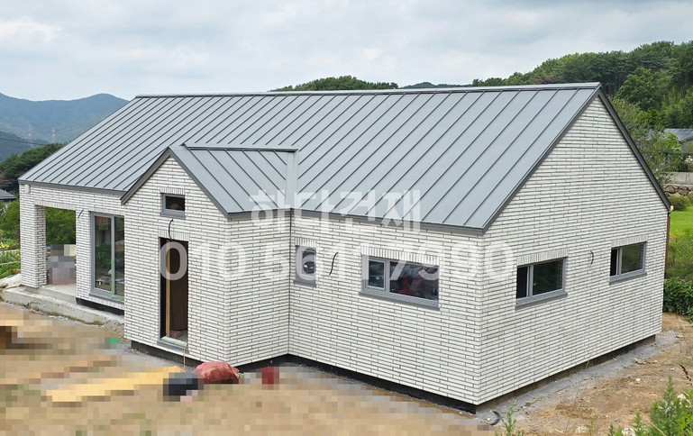 모노타일 롱와이드 500x50x17T 모던퓨어화이트 / 하다건재 시공사례