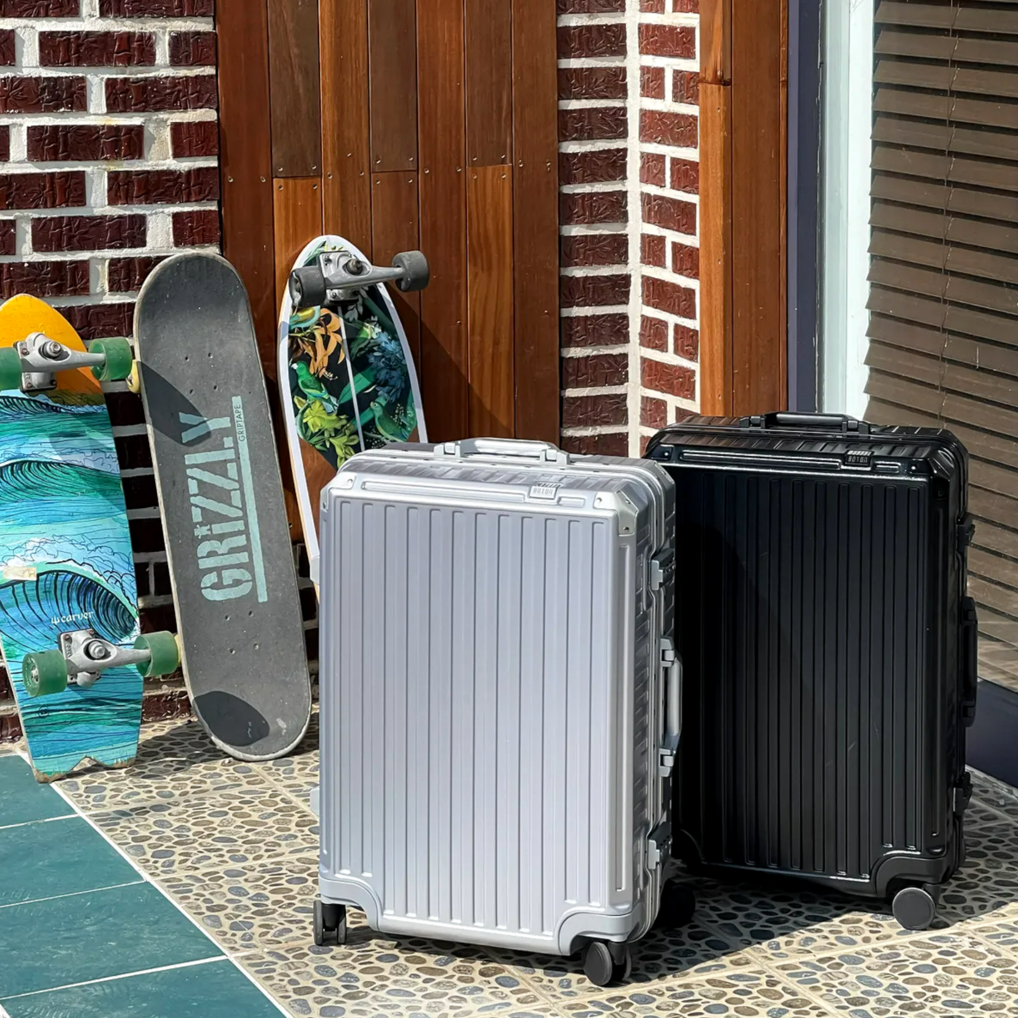 여행용캐리어 66cm(26인치) 대형 폴리카보네이트 금고형 벨라뷰 유럽여행 프리미엄 캐리어