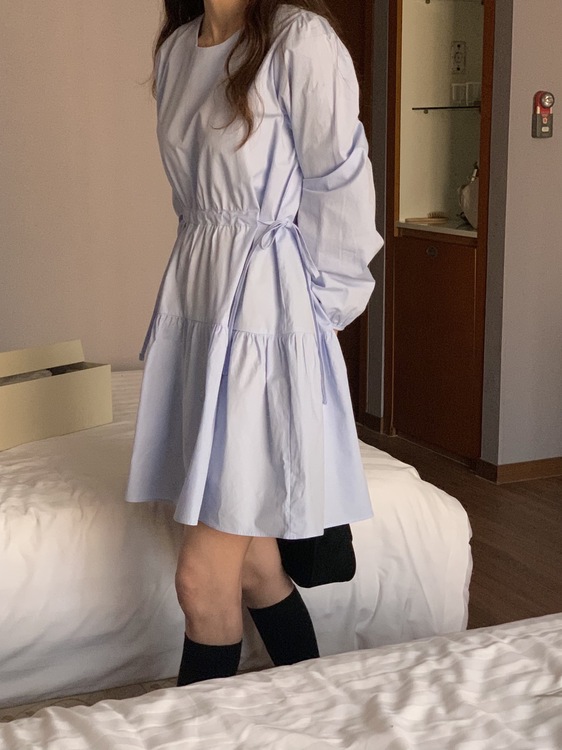 치즐링 라운드넥 코튼 허리 스트링 긴소매 셔링 캉캉 A라인 플레어 미니 원피스 - 상세 이미지 2