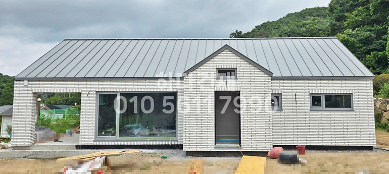 모노타일 롱와이드 500x50x17T 모던퓨어화이트 / 하다건재 시공사례