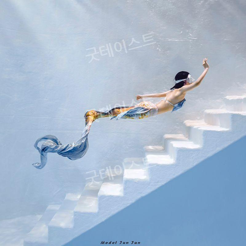 머메이드 아웃핏 인어공주 다이빙 슈트 아쿠아리움 수족관 공연복 Lycra 라이크라 원단 그라데이션 오렌지 그린 S - 상품 이미지