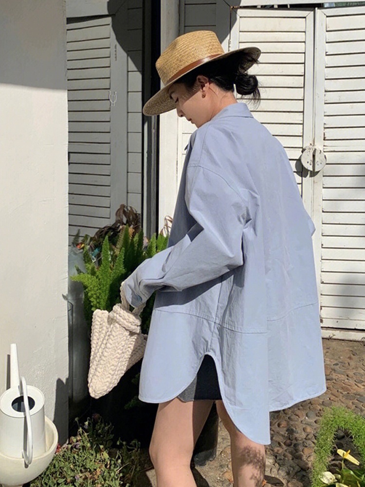 루즈핏 하늘색 셔츠 살짝 걸치는 - 상세 이미지 2