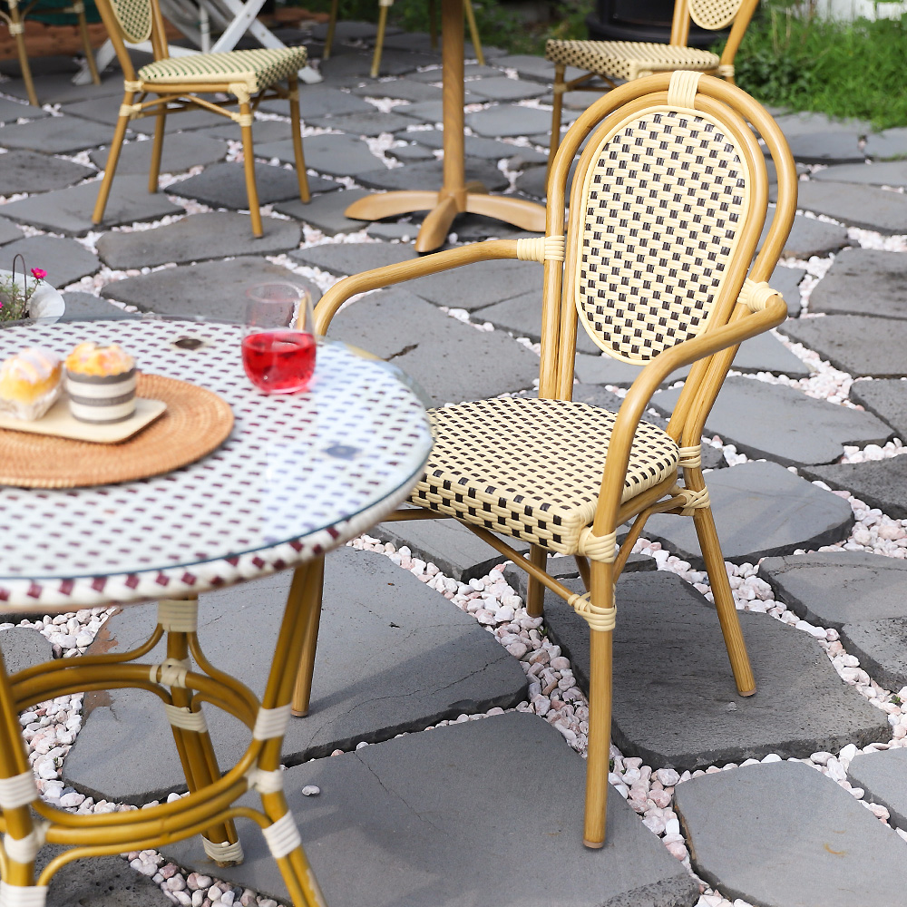 코멧 야외용 라탄 의자 그린 정원 테라스 레스토랑 카페 체어