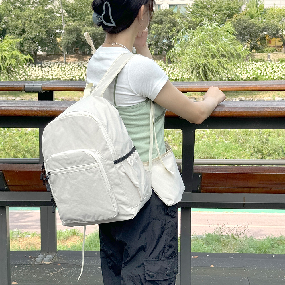가벼운 나일론 초경량 백팩 대학생 여대생 미디엄 백팩 나들이 외출 여행 엄마 등에메는가방 이미지 6