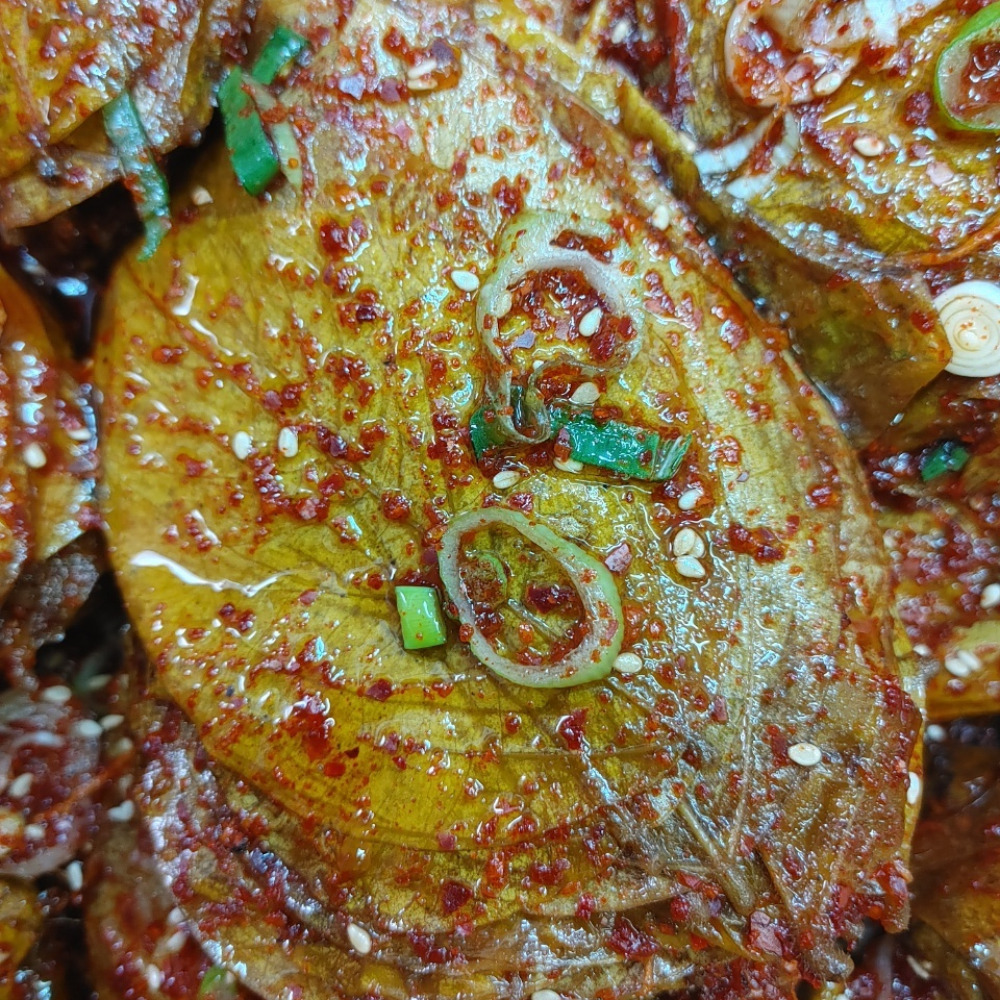 순창 장담아전통식품 콩잎김치 잘 삭힌 수제 단풍콩잎 양념장아찌 500g - 상품 이미지