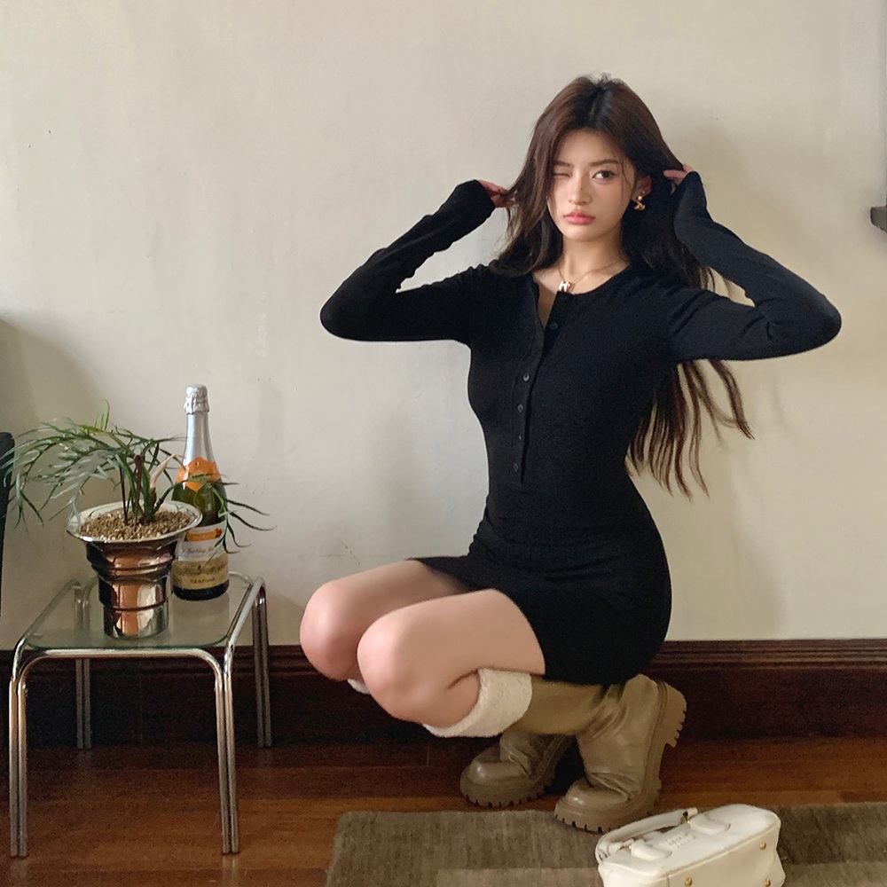 가을  단추 포인트 긴팔 슬림핏 블랙 미니원피스 - 상세 이미지 4