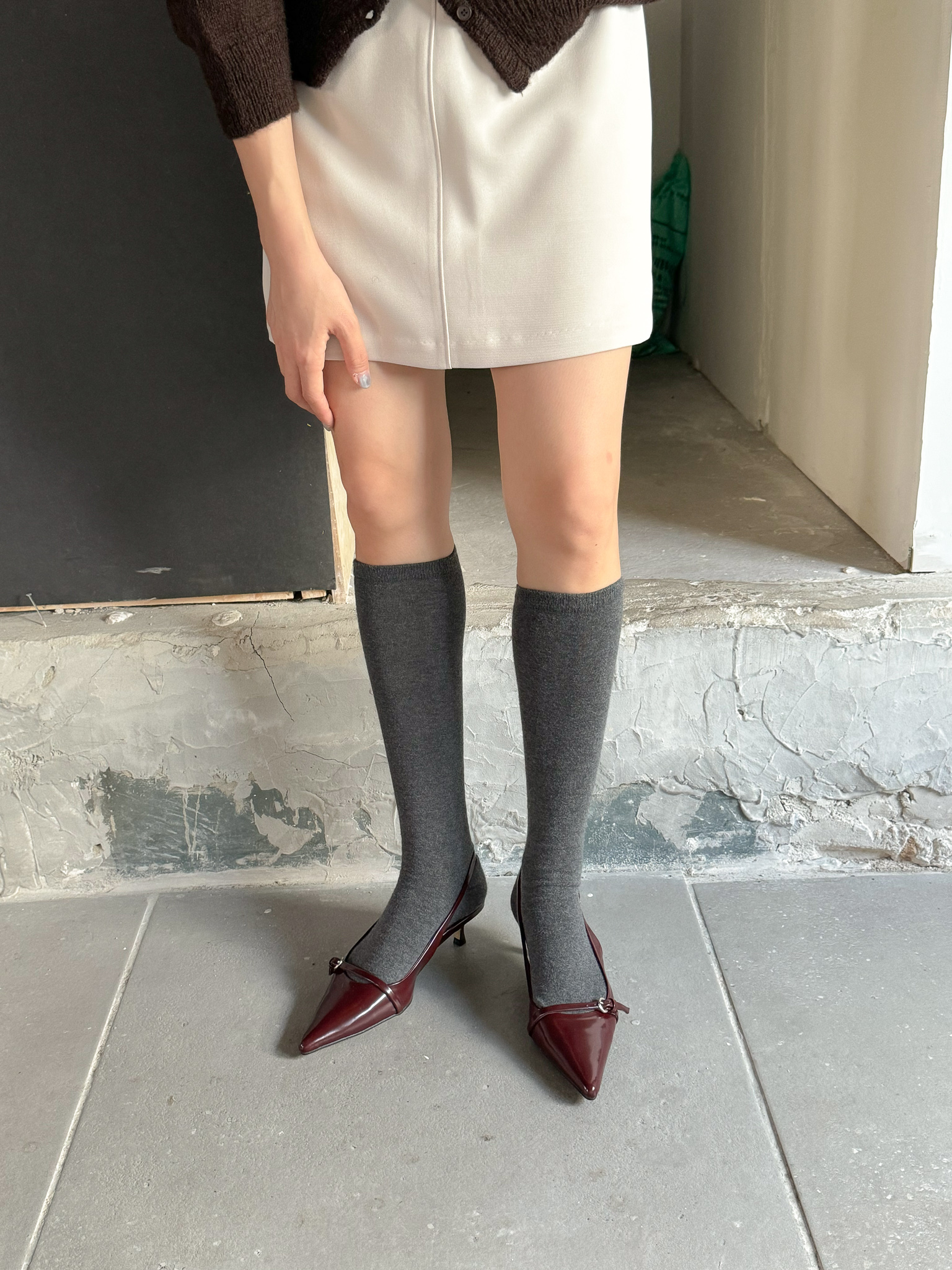 마이앤쥬 24FW 버클 비죠 뾰족코 스트랩 미들 슬링백 스틸레토 힐 여성 캐쥬얼 정장 구두(3col) 4cm굽 상세 이미지 25