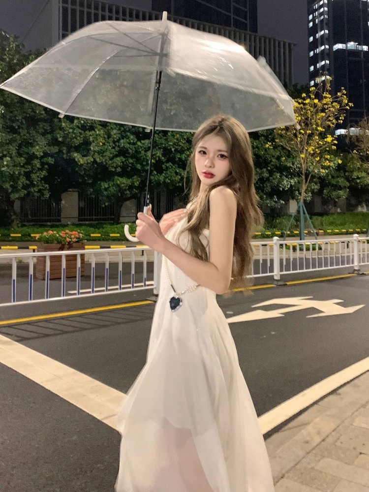 아이브 가을 원피스 화이트 공항패션 셔링 민소매 의상 옷 패션 - 상세 이미지 4