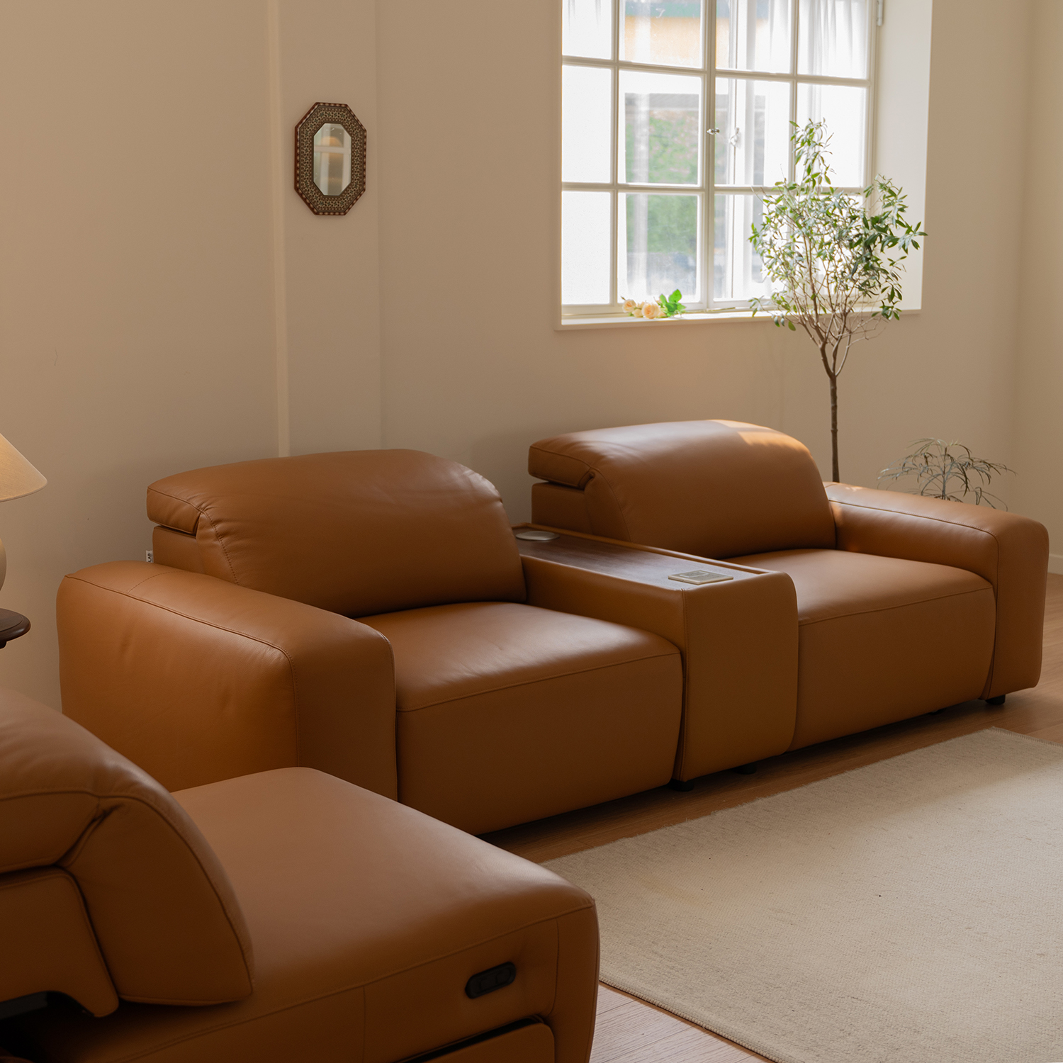 가죽 슬립 카멜 전동 리클라이너 슬라이딩 모션 무빙 소파 전체 천연가죽 쇼파 베드 카멜