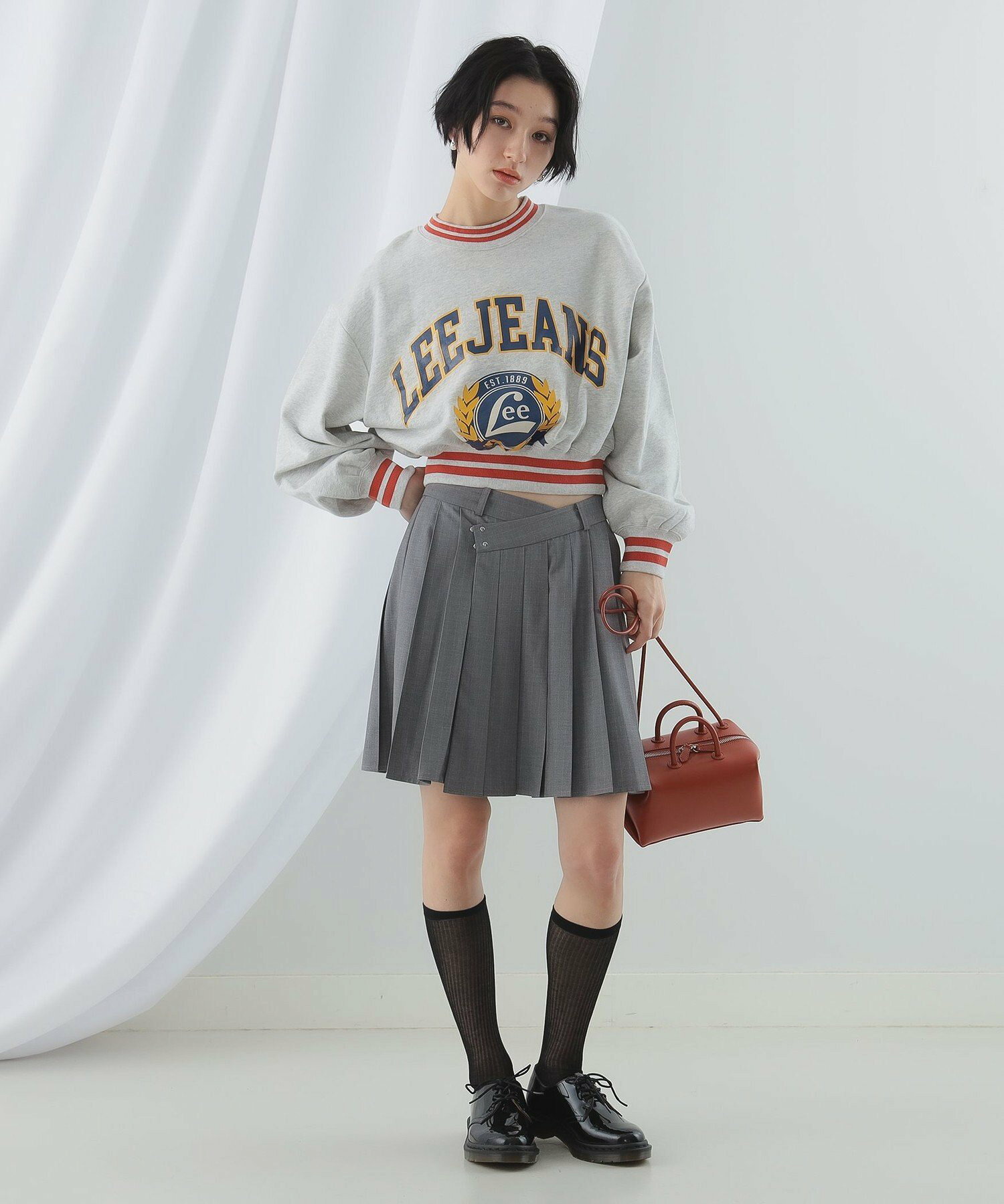 리 Lee SHORT PULLOVER SWEAT 숏 풀오버 스웨트 셔츠 여성 크롭 맨투맨 - 상세 이미지 2