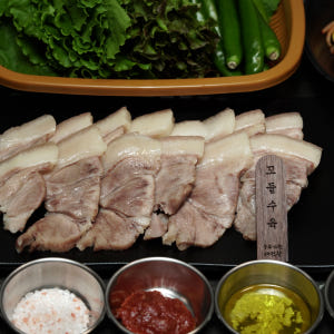 김해 돼지머리고기 알짜배기로 삶은 머릿고기 특수부위 뽈살 두항정살 콧등살... 맛있게 먹은 솔직 후기 - 상품 이미지 2