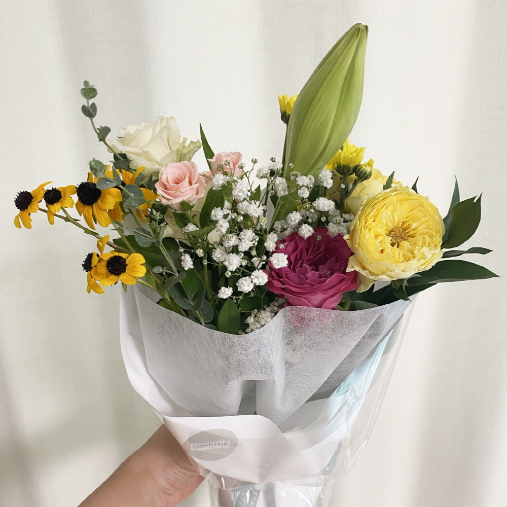 생화 꽃다발 생일 기념일 선물 화이트심플꽃다발 꽃배달싼곳 - 상세 이미지 5