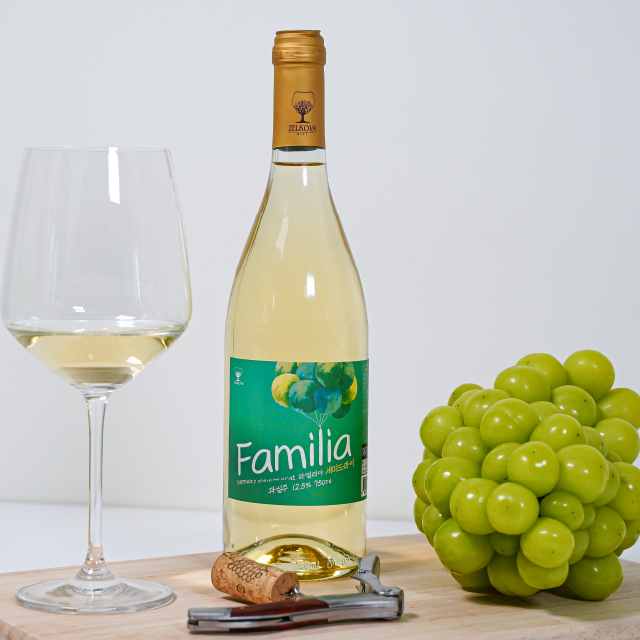 젤코바 파밀리아 세미드라이 12.5% 750ml 샤인머스켓 화이트 국산와인 전통주 - 상품 이미지