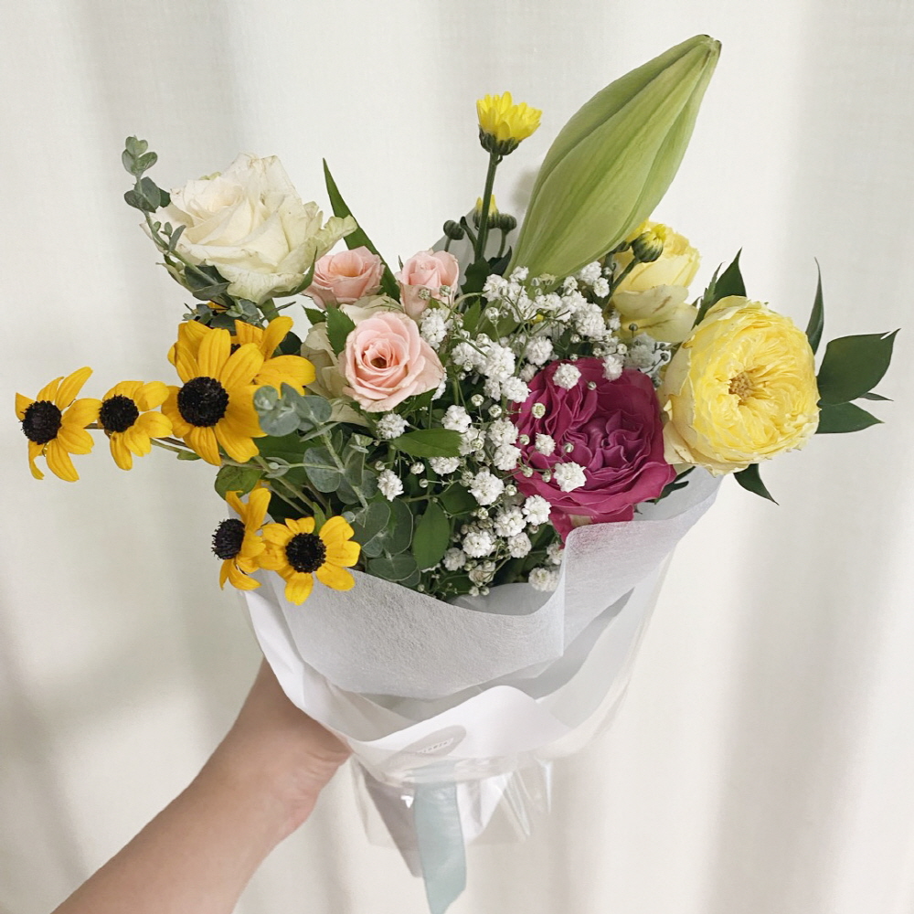 생화 꽃다발 생일 기념일 선물 화이트심플꽃다발 꽃배달싼곳 - 메인 이미지