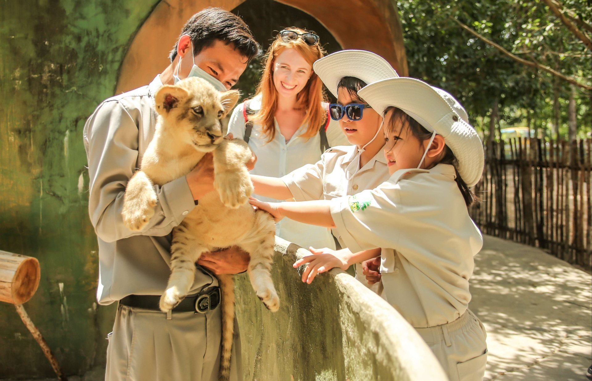 푸꾸옥 빈펄 사파리 주키퍼 투어 먹이주기 사육사 체험