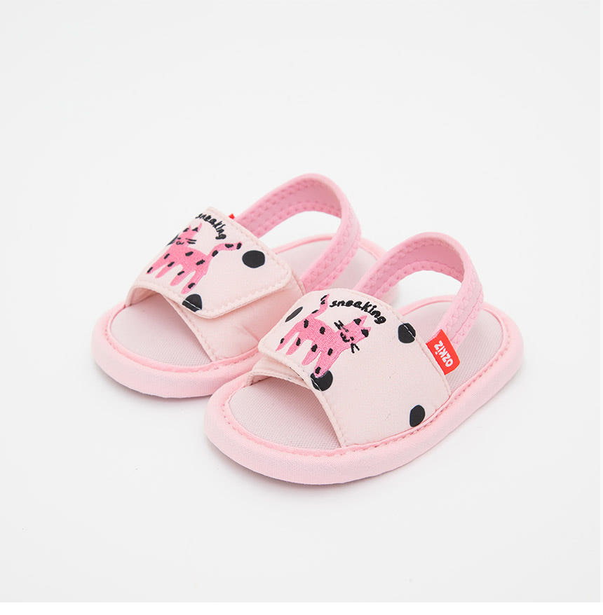 오즈키즈 실내화 착용 컷