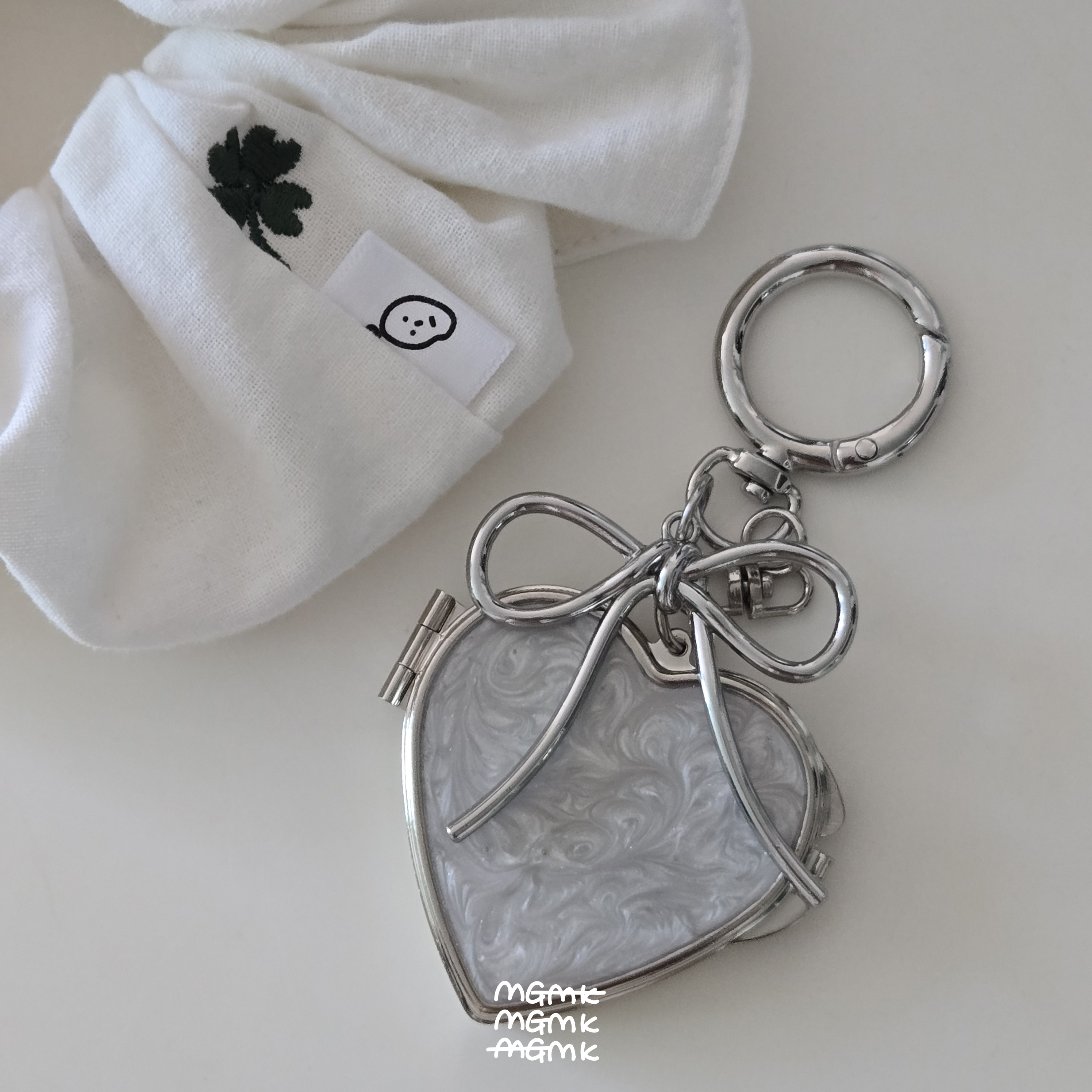 맹고마켓 클로버(clover) 자수 스크런치 곱창밴드 머리끈 - 상세 이미지 4