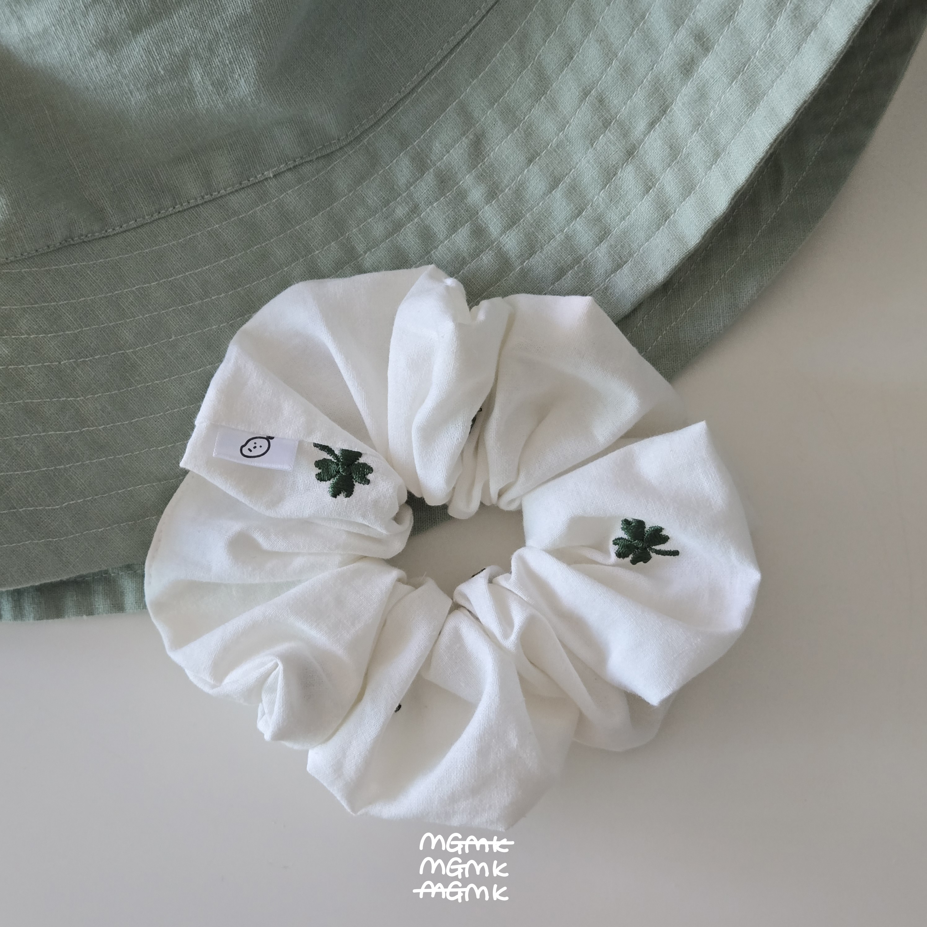 맹고마켓 클로버(clover) 자수 스크런치 곱창밴드 머리끈 - 상세 이미지 3