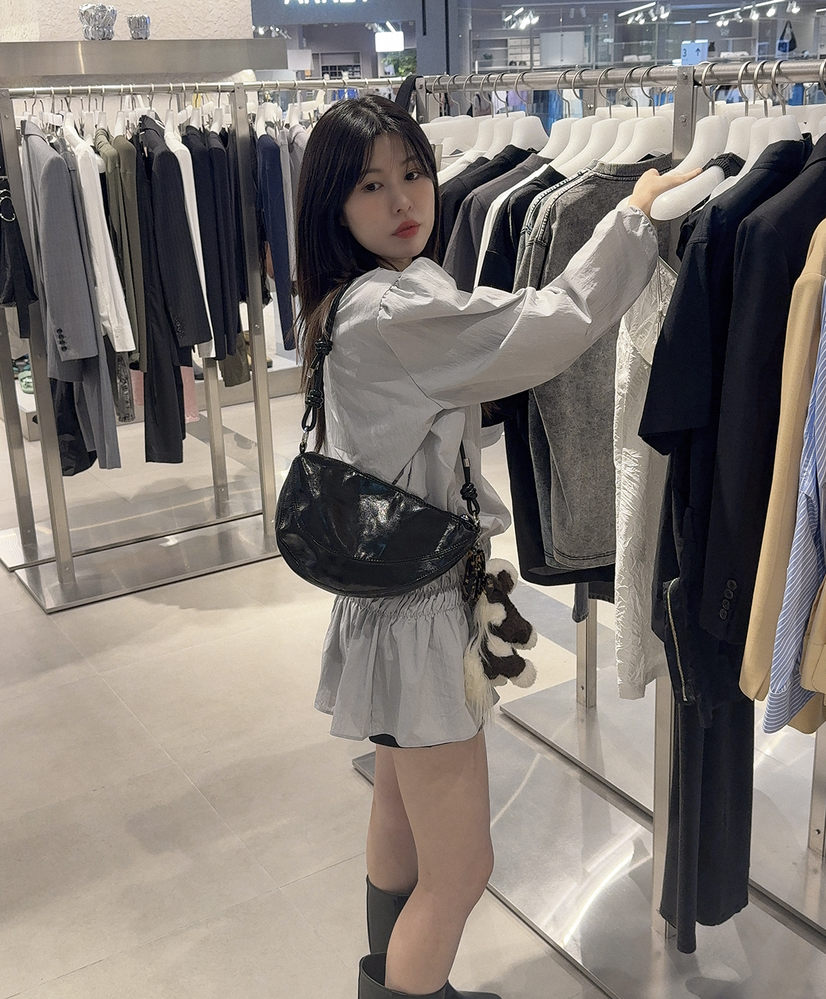 [뉴모즈/끈조절] 반달 꼬임 숄더 크로스백 상세 이미지 25