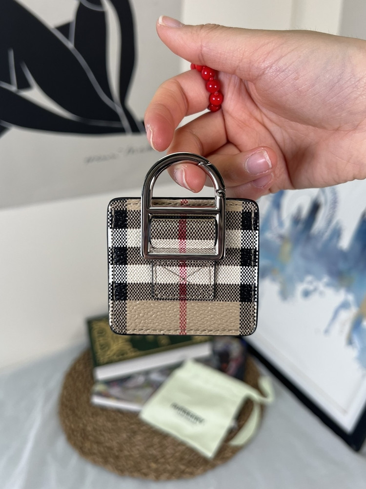 BURBERRY SW1 キャップ　サイズM BURBERRY ベースボールキャップ ダークグリーン - メルカリ
