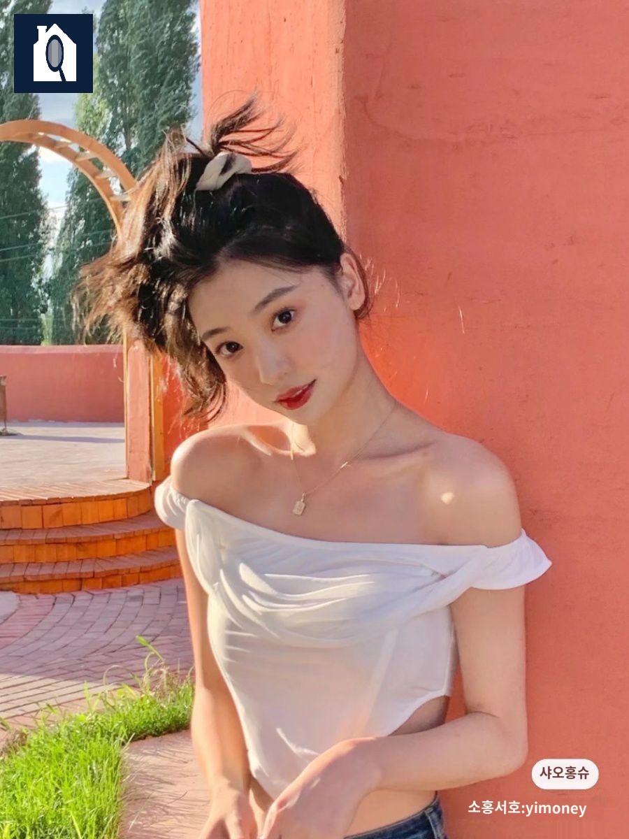 스퀘어 레트로 탑 스카프 실크 바캉스룩 끈나시 여성 이너 포켓 아우터 - 상세 이미지 5