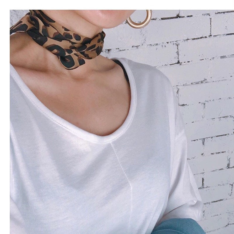 손해보기싫어서 2화 신민아 스카프 머플러 손해영 호피 타이 의상 옷 패션 - 상세 이미지 4