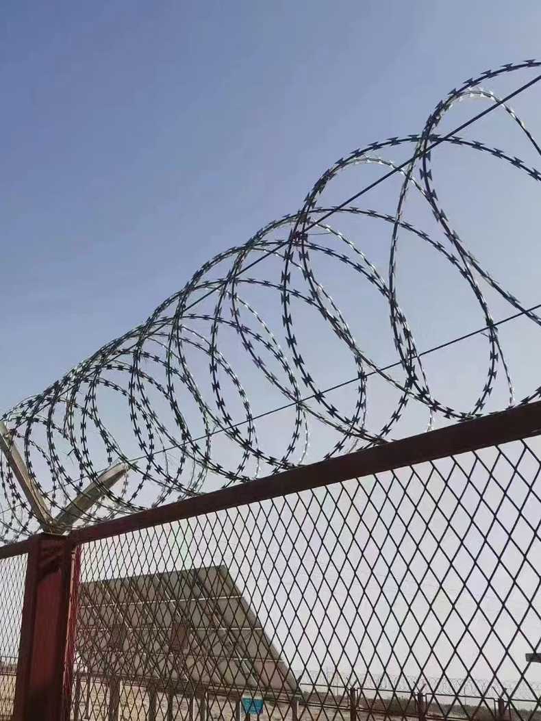 울타리 보안 휀스 가시철조망 방범 철사 도난방지 철망 가시 - 상품 이미지