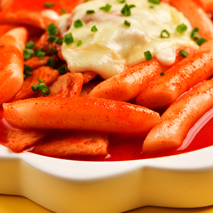 떡볶이 밀키트 밀떡 즉석 캠핑 요리 간식 4인분(2인분 씩 개별포장) 매콤 어묵 400g - 메인 이미지