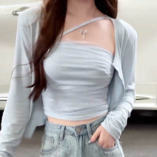 한소희 티셔츠 홀터넥 공항패션 튜브탑 가디건 의상 옷 패션 - 상품 이미지