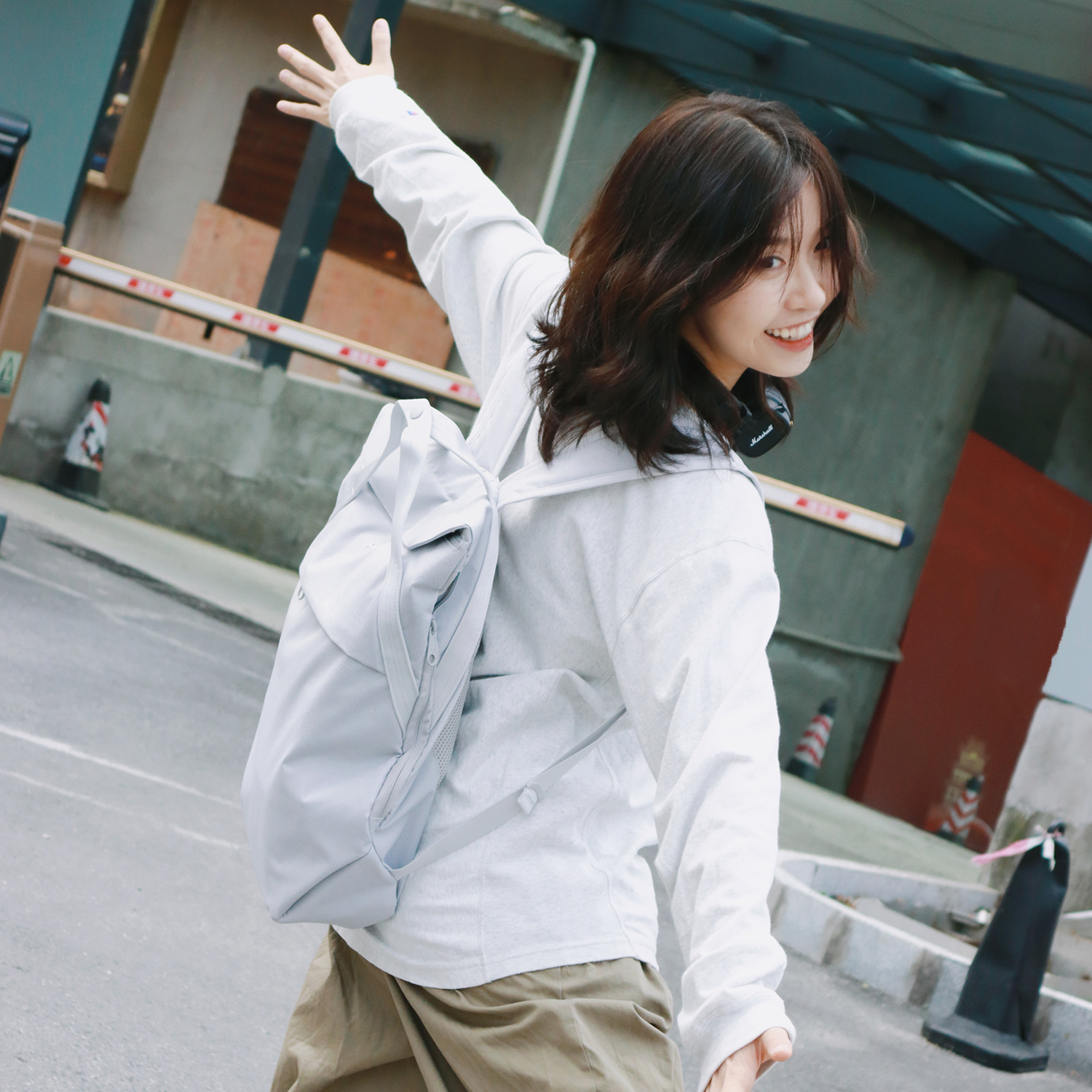 마흐 에어리 백팩 16인치 가벼운 노트북 가방 출퇴근 데일리 심플 어반라이프