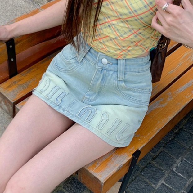 데님 반바지 초미니 연청 레터링 자수 - 상품 이미지