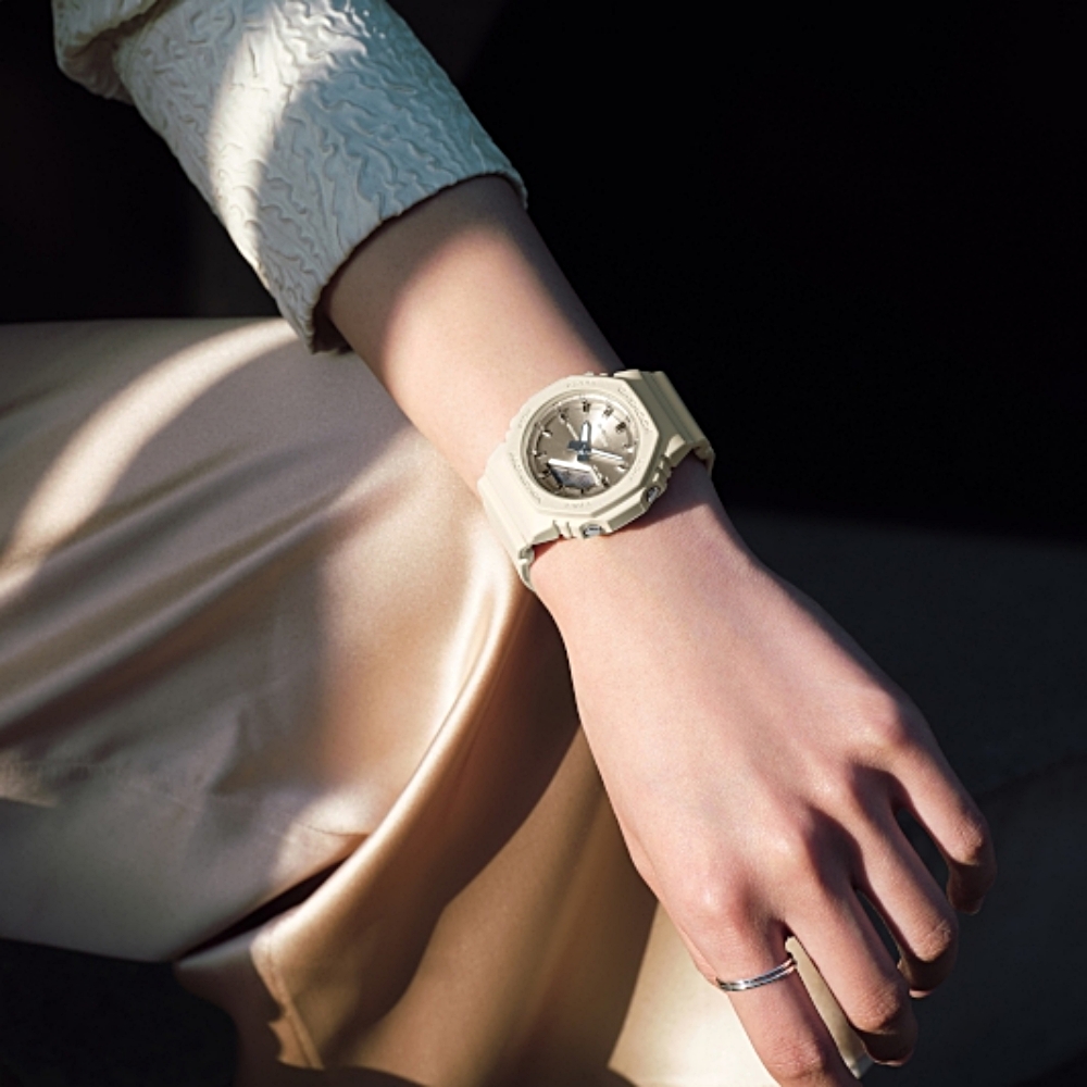 카시오 CASIO 지샥 실크 모델 캐주얼 손목 시계 GMA-P2100ST-9AJF 화이트 - 상세 이미지 2