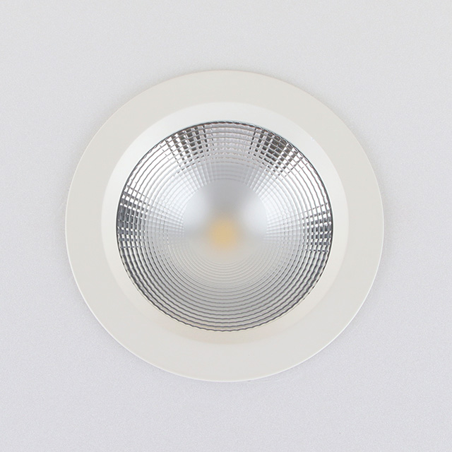 더쎈 LED 다운라이트 에코 알로야 16.5cm(6인치) COB 35W 플리커프리 매입등 - 상세 이미지 5
