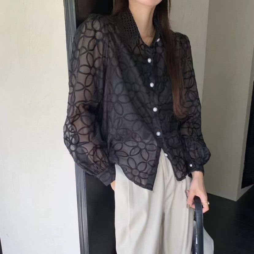 여자여자 단정 레이스펀칭카라 긴팔블라우스 입체플라워자수 시스루블라우스 나시세트 이미지 7