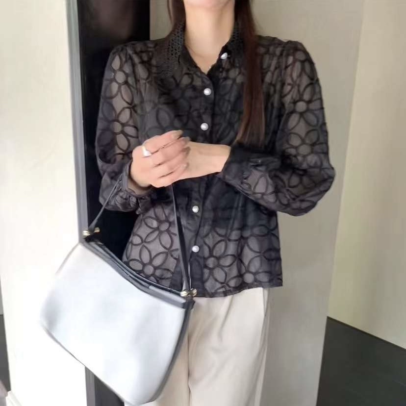 여자여자 단정 레이스펀칭카라 긴팔블라우스 입체플라워자수 시스루블라우스 나시세트 이미지 6