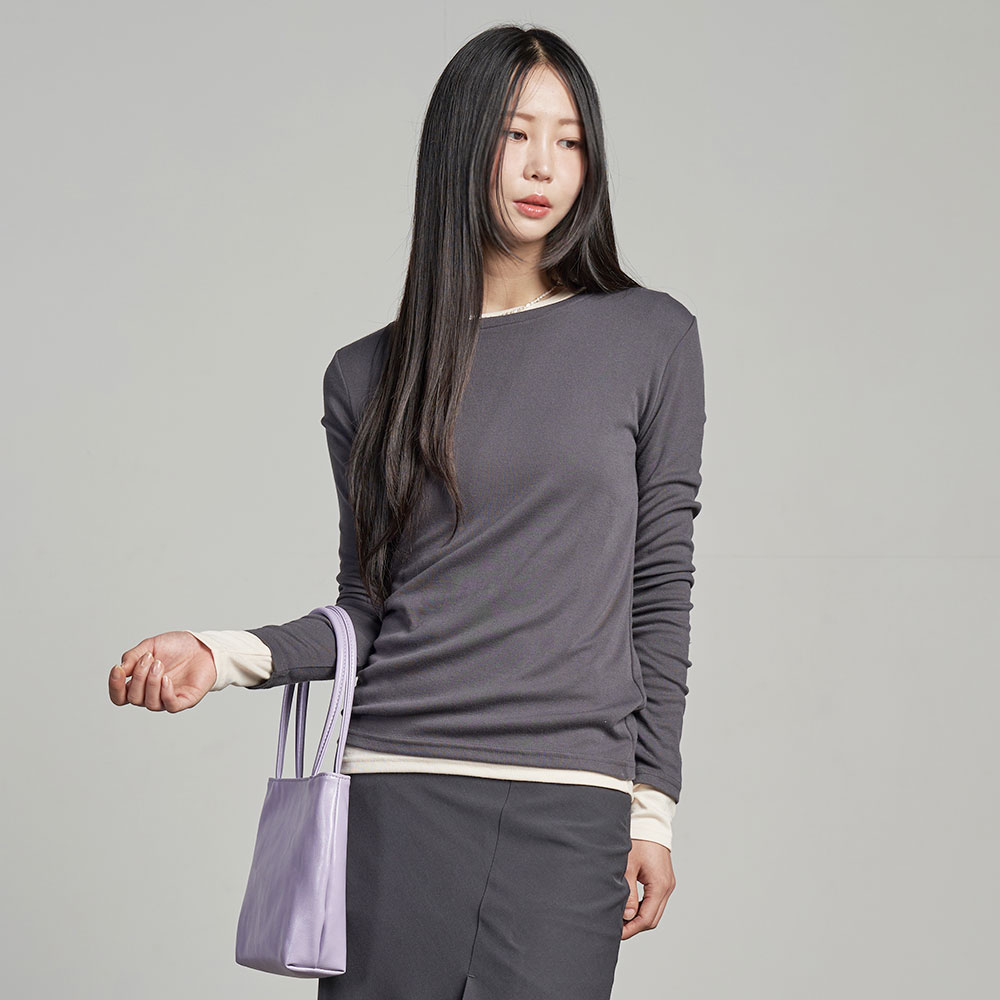 320쇼룸 에센셜 롱 슬리브 티셔츠 차콜 - 상세 이미지 2