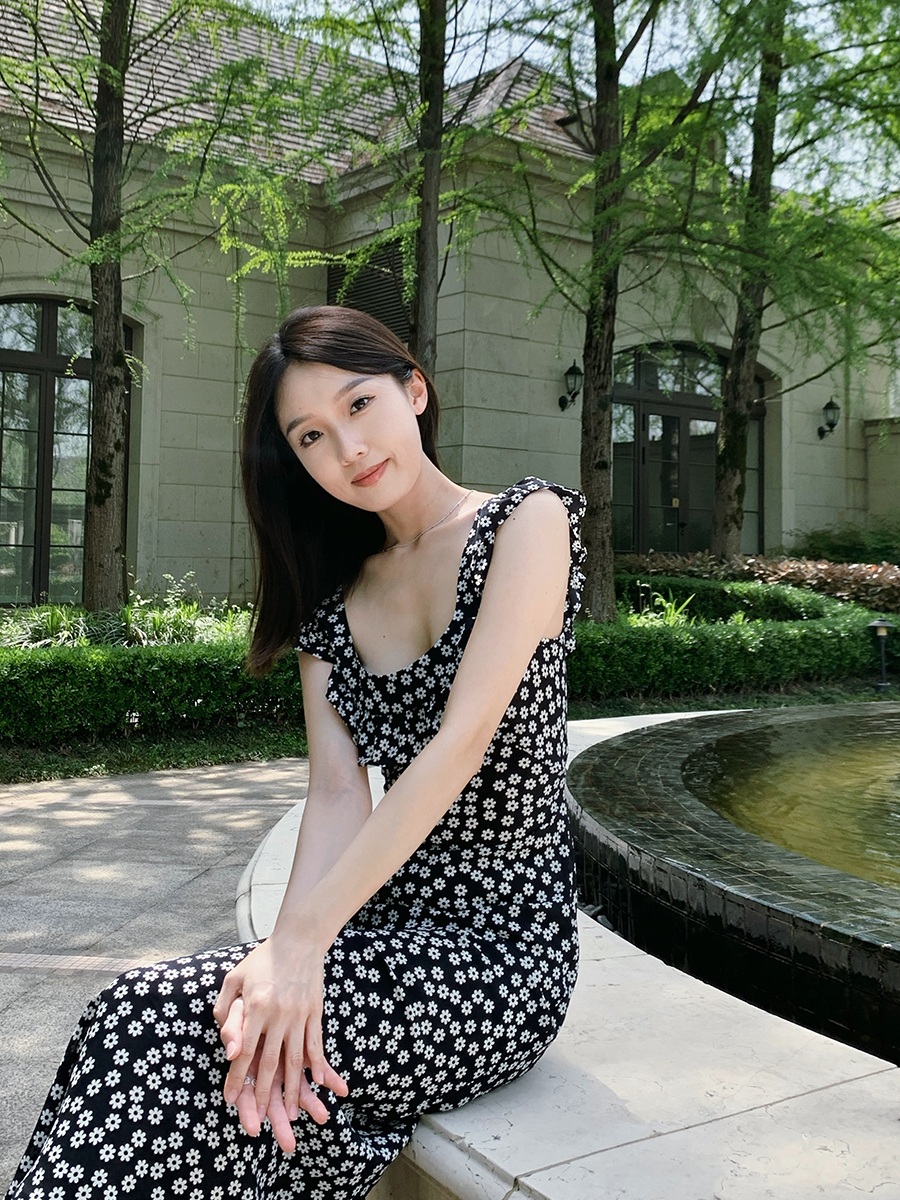손해보기싫어서 3화 한지현 원피스 민소매 남자연 슬림핏 플라워 의상 옷 패션 - 상세 이미지 3