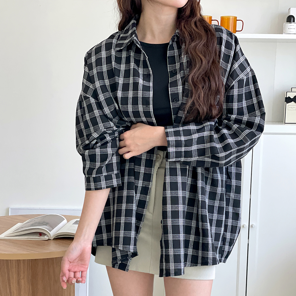 카라 여성 체크 남방 오버핏 박시 긴팔 셔츠 화이트 블랙 - 상세 이미지 2