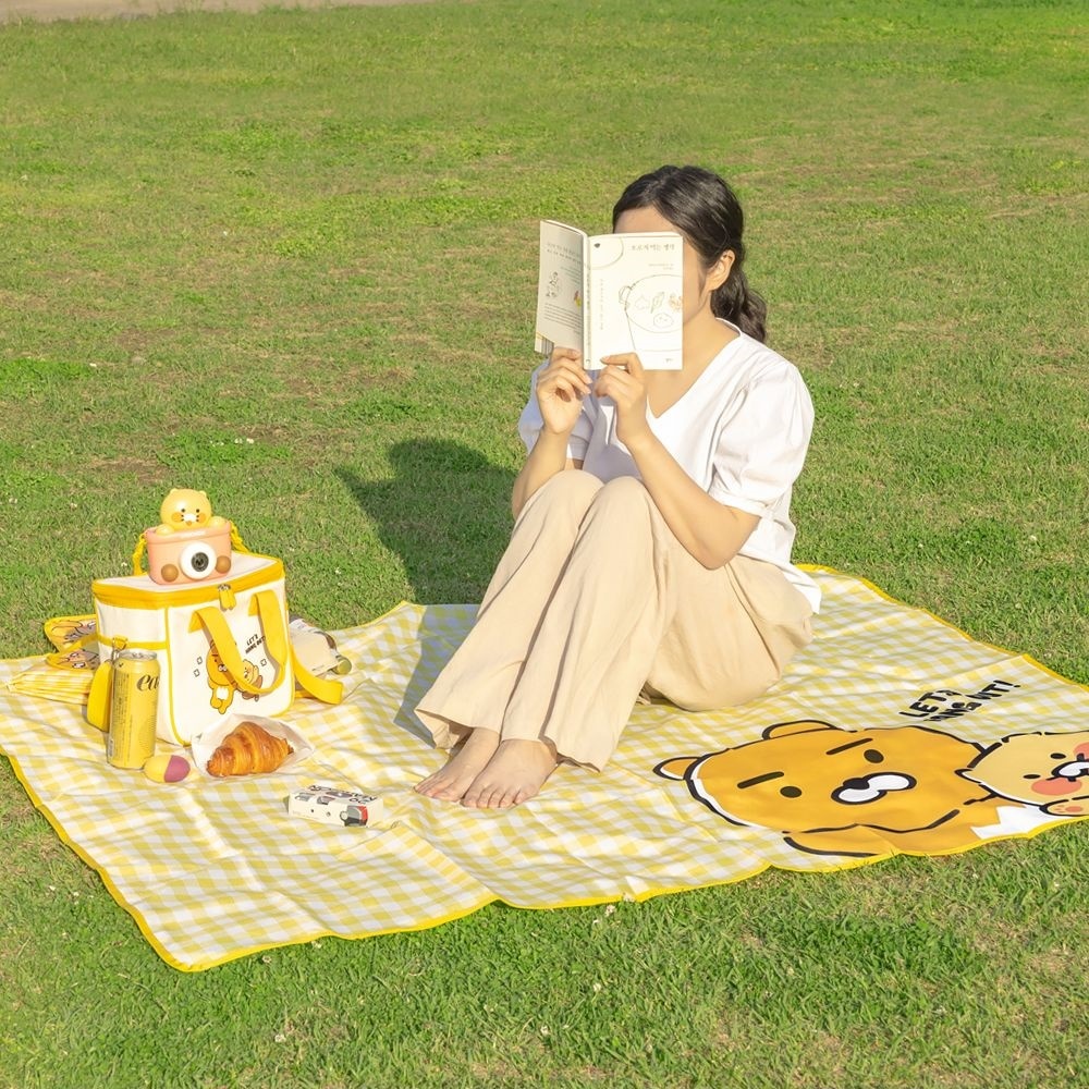 카카오프렌즈 춘식이 라이언 피크닉 매트 돗자리 옐로우 체크 한강 감성 방수 휴대용 2인용