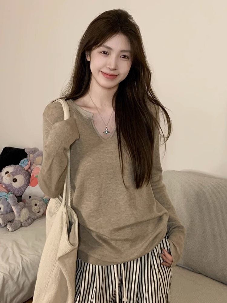 아이브 안유진 니트 긴소매 공항패션 V넥 레이어드 의상 옷 패션 - 상세 이미지 2
