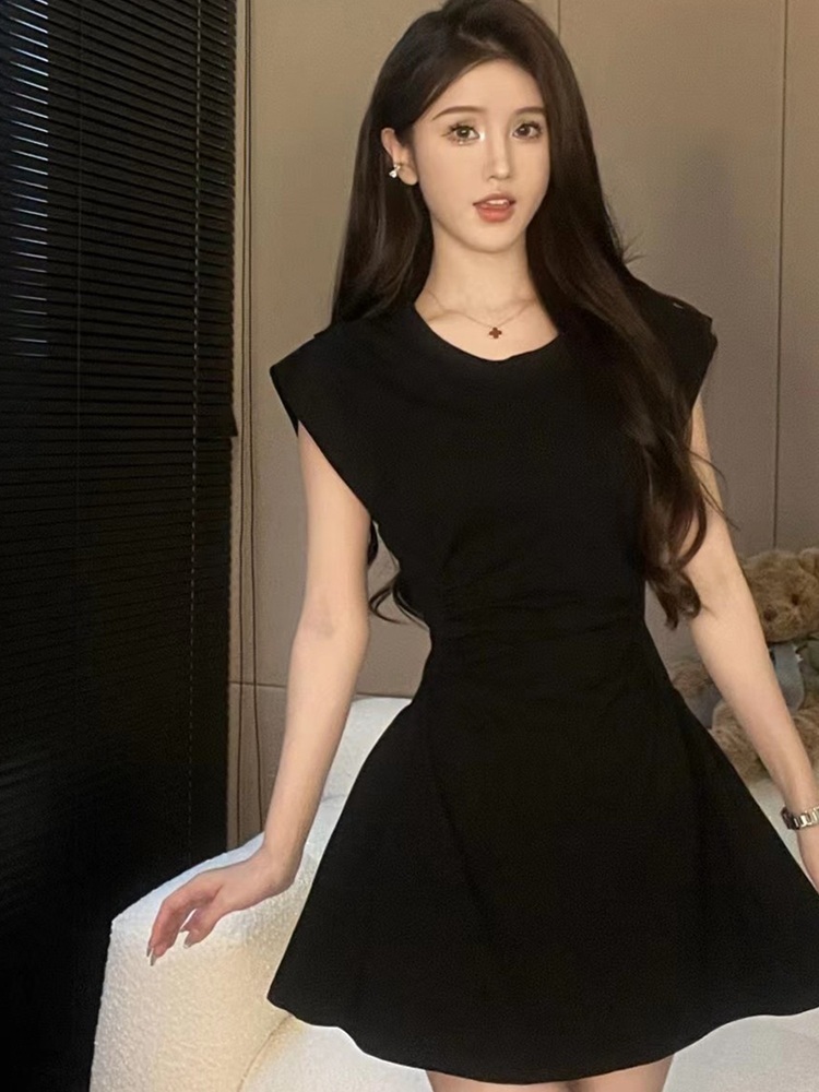 뉴진스 해린 원피스 화이트 패션위크 슬림핏 A라인 의상 옷 패션 - 상세 이미지 3