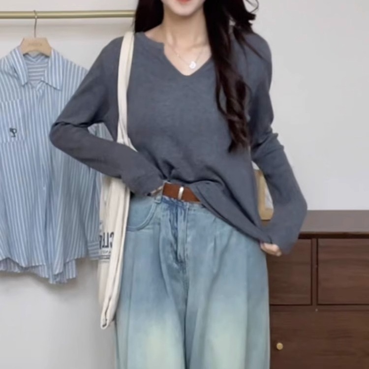 아이브 안유진 니트 긴소매 공항패션 V넥 레이어드 의상 옷 패션 - 메인 이미지