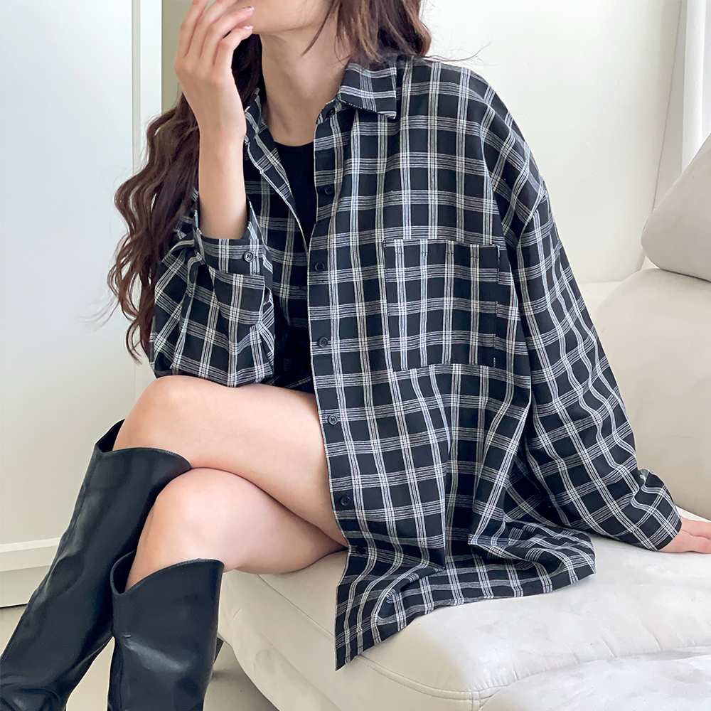 카라 여성 체크 남방 오버핏 박시 긴팔 셔츠 화이트 블랙 - 메인 이미지