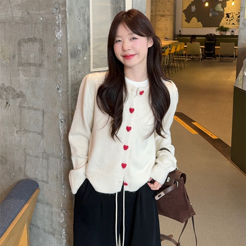 하트단추 포인트 라운드넥 니트 가디건 이미지 8