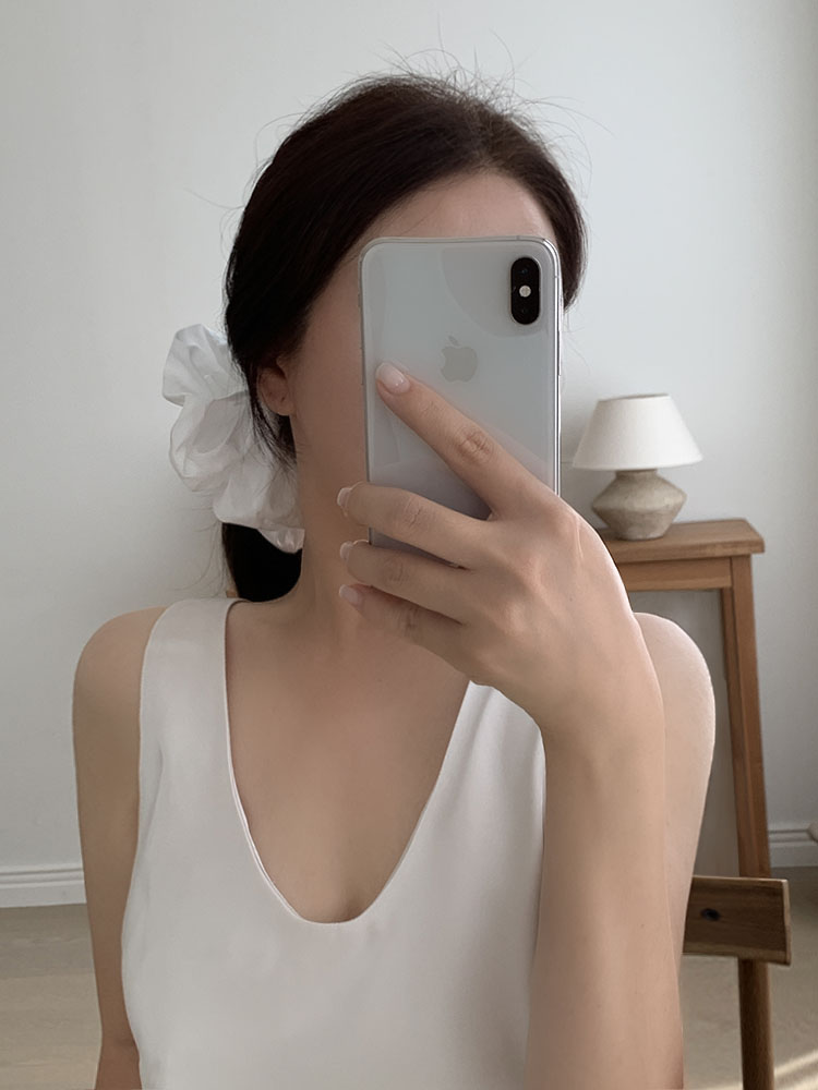 셀프러브 오버플레어 스크런치 - 오버사이즈 매트 무광 바스락 볼륨 풍성 빅사이즈 곱창밴드 - 메인 이미지